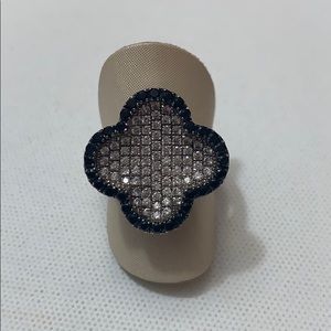 Clover Ring